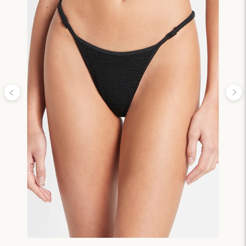 BondEye Larissa Brief